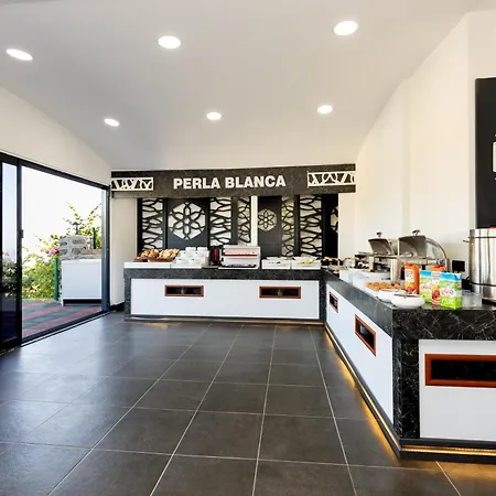 Perla Blanca Aparthotel 4*