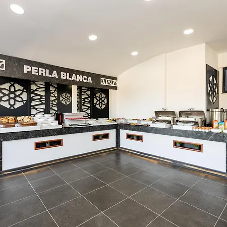Perla Blanca Aparthotel