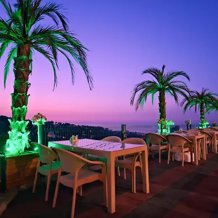 Aparthotel Perla Blanca
