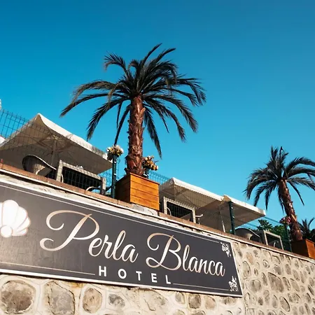 Aparthotel Perla Blanca 4*